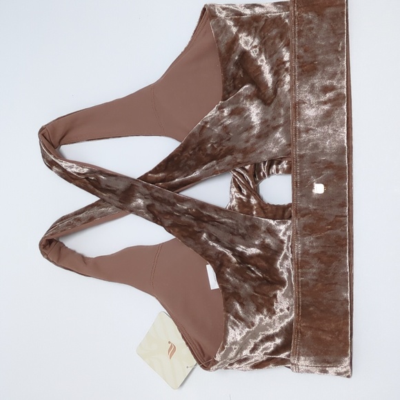 NWT Fabletics Oasis Crushed Velour Twist Sports Bra - Picture 5 of 13